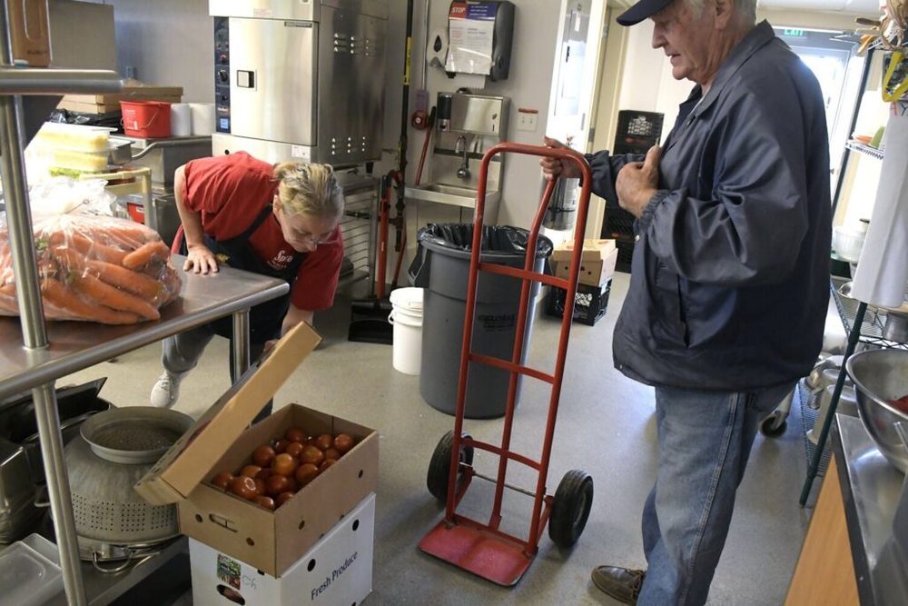 Harvest of the Month program gets local food into Maine schools